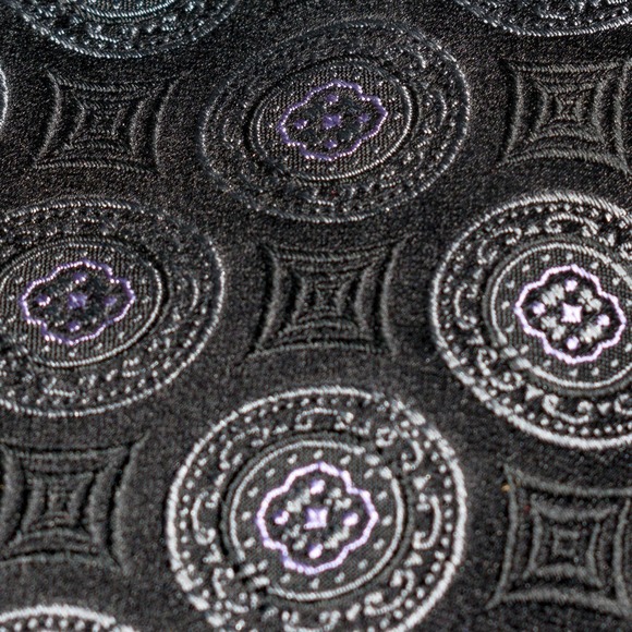Hart Schaffner Marx Black Silver Medallion 100% Silk Men's Designer Tie - Picture 3 of 4